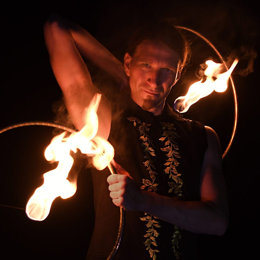 Feuerhoops Feuershow für Hochzeit Events und Geburtstage Hochzeitsfeuershow