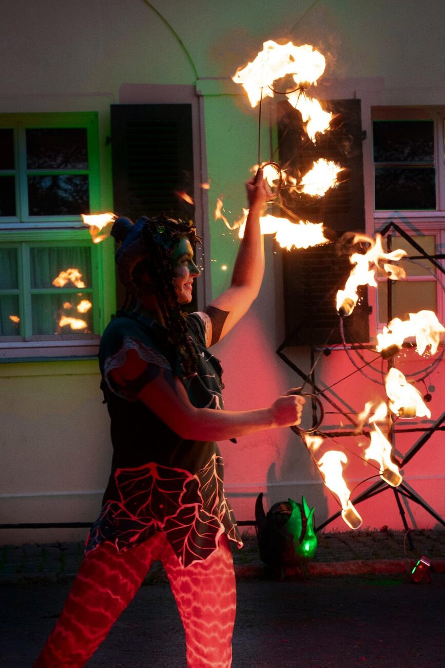 Buchen sie ihre Fantasy Feuershow Flammentehater Eventfeuershow